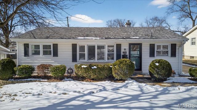 2709 Sibley Street, St Charles, MO 63301