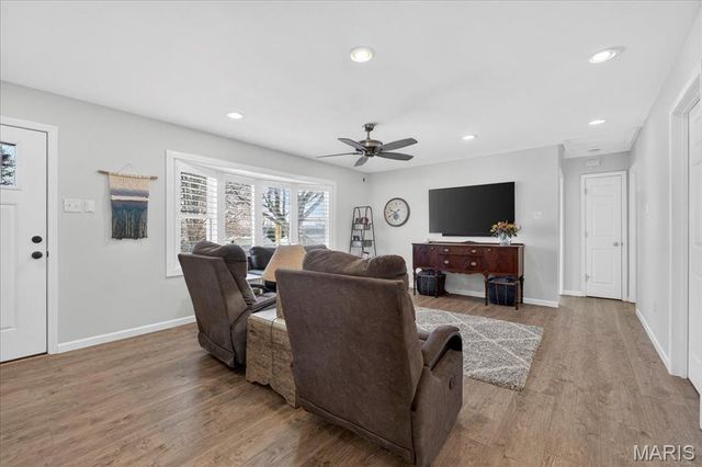 2709 Sibley Street, St Charles, MO 63301