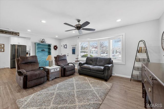 2709 Sibley Street, St Charles, MO 63301