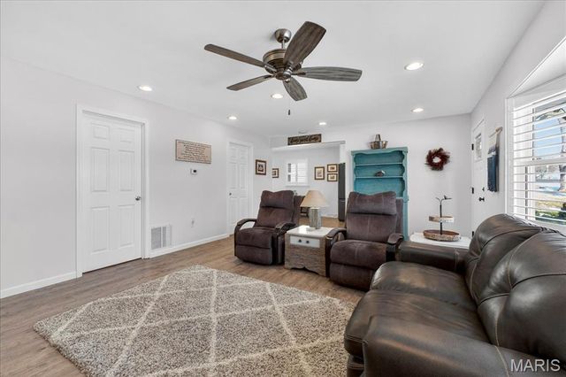 2709 Sibley Street, St Charles, MO 63301