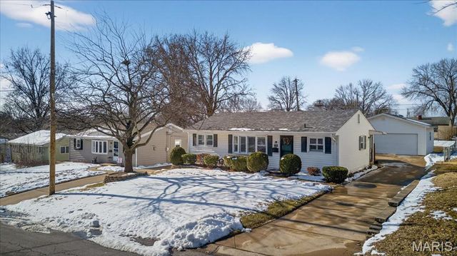 2709 Sibley Street, St Charles, MO 63301