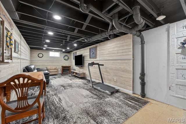 2709 Sibley Street, St Charles, MO 63301