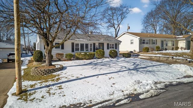 2709 Sibley Street, St Charles, MO 63301