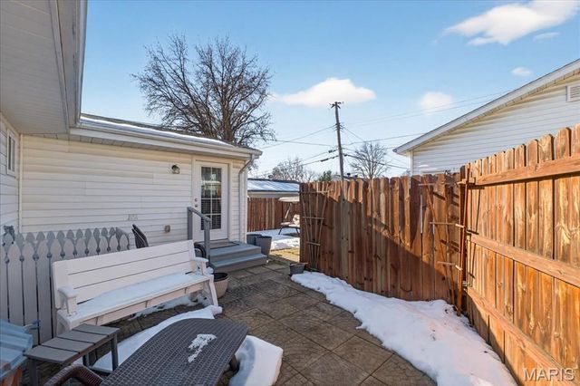 2709 Sibley Street, St Charles, MO 63301