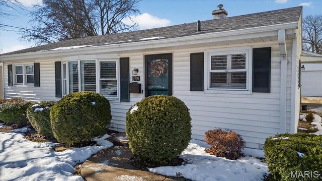 2709 Sibley Street, St Charles, MO 63301
