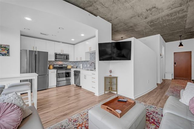 5925 Almeda Road 12406, Houston, TX 77004