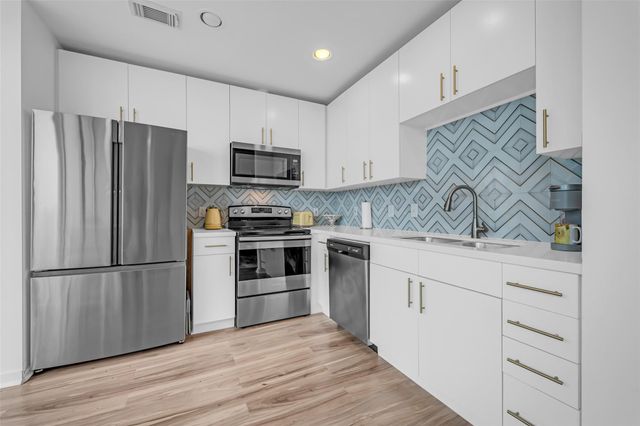 5925 Almeda Road 12406, Houston, TX 77004