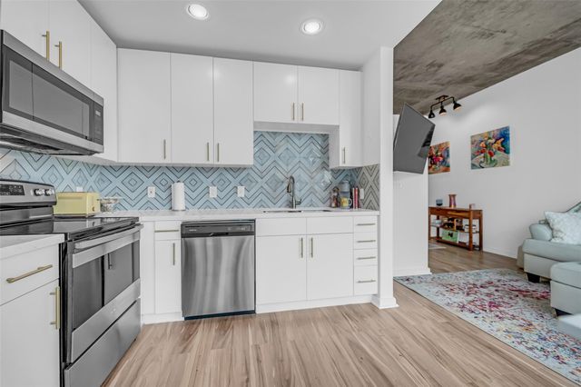 5925 Almeda Road 12406, Houston, TX 77004