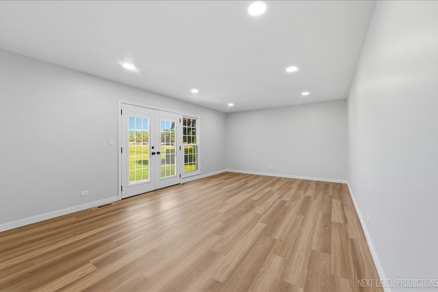 1340 Nantucket Court, Carol Stream, IL 60188