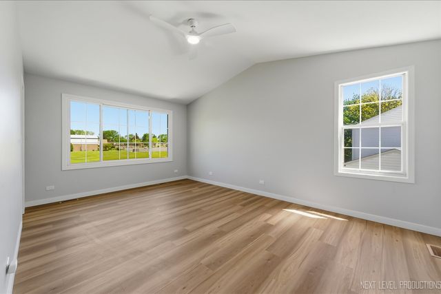 1340 Nantucket Court, Carol Stream, IL 60188