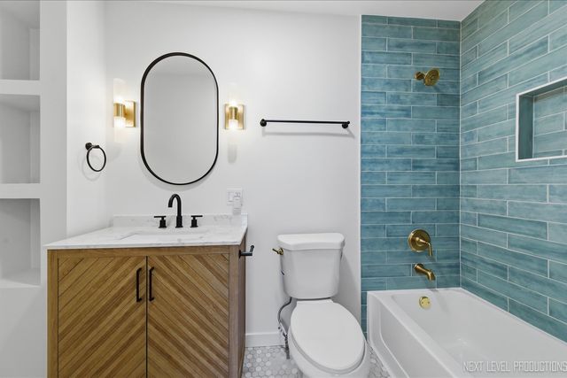 1340 Nantucket Court, Carol Stream, IL 60188
