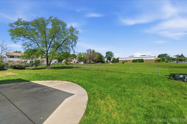 1340 Nantucket Court, Carol Stream, IL 60188