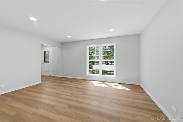 1340 Nantucket Court, Carol Stream, IL 60188