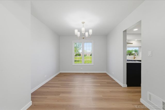 1340 Nantucket Court, Carol Stream, IL 60188