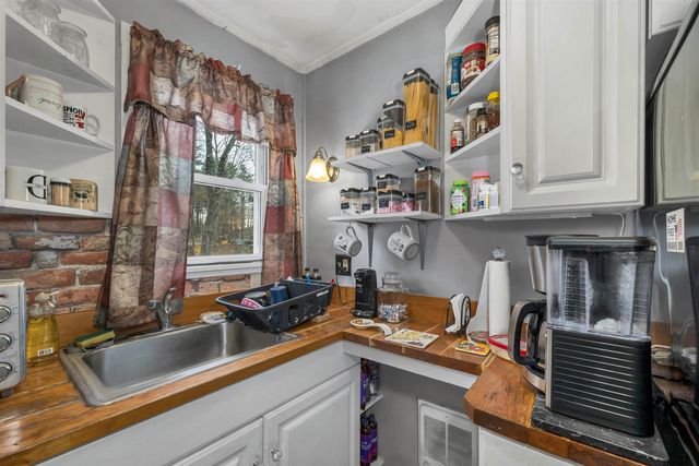 14 Folsom Road, Ossipee, NH 03814