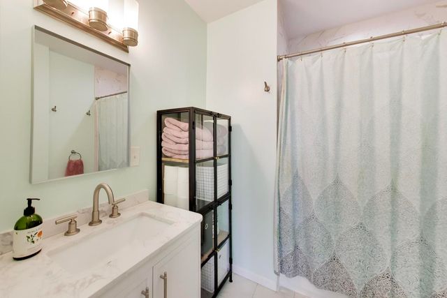 1953 W FOSTER Avenue 1, Chicago, IL 60640