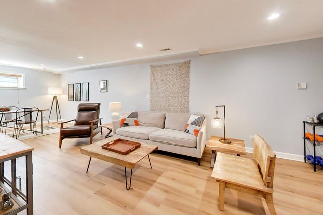 1953 W FOSTER Avenue 1, Chicago, IL 60640