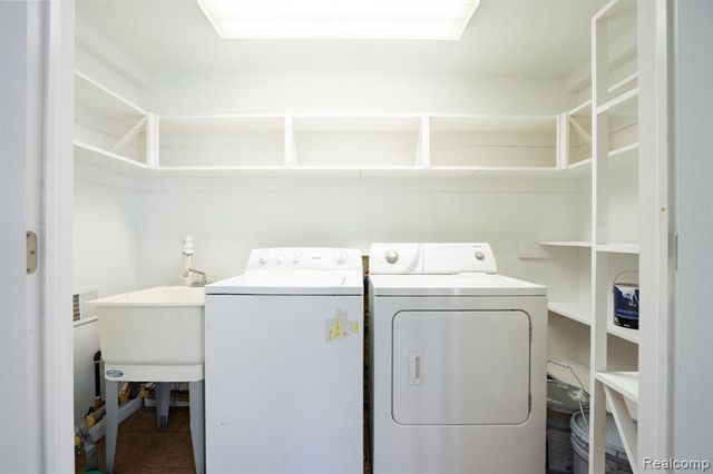3421 N Genesee Road, Flint, MI 48506
