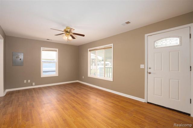 3421 N Genesee Road, Flint, MI 48506