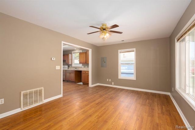 3421 N Genesee Road, Flint, MI 48506
