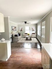 322 S Ransom Street, Gastonia, NC 28052