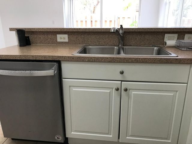 1420 NE 33rd Ave 102-15, Homestead, FL 33033