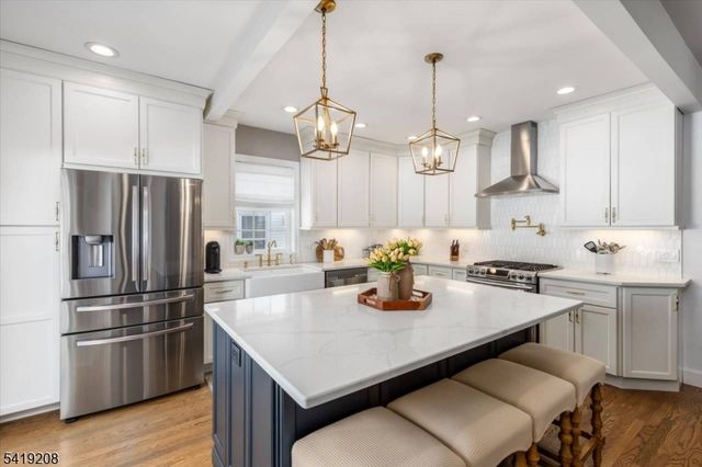 40 Courier Pl, Rutherford Boro, NJ 07070