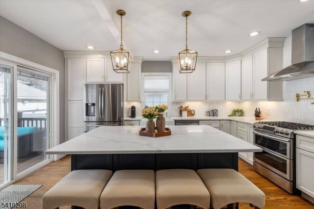 40 Courier Pl, Rutherford Boro, NJ 07070