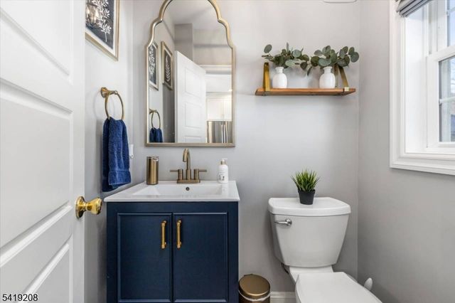 40 Courier Pl, Rutherford Boro, NJ 07070