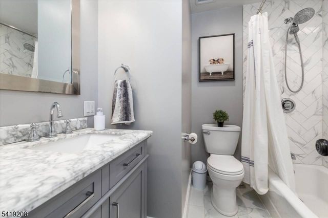 40 Courier Pl, Rutherford Boro, NJ 07070