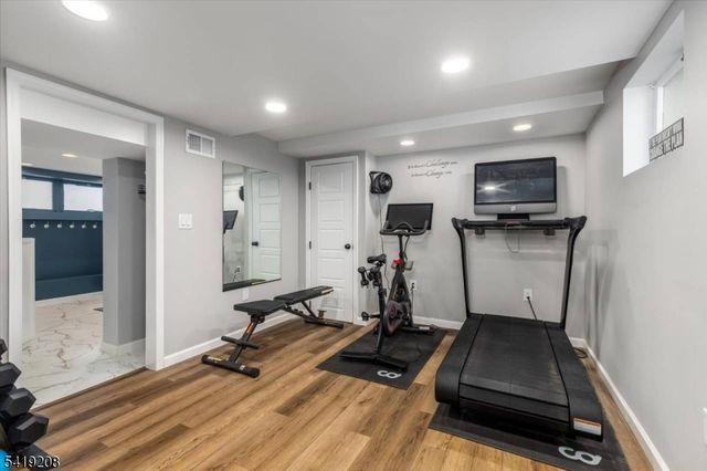 40 Courier Pl, Rutherford Boro, NJ 07070