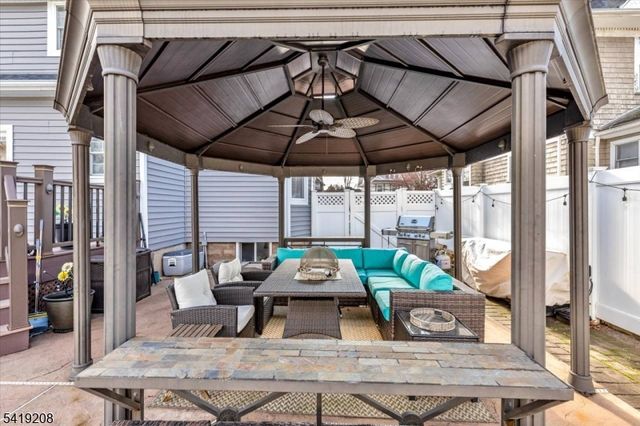 40 Courier Pl, Rutherford Boro, NJ 07070