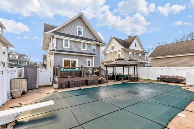 40 Courier Pl, Rutherford Boro, NJ 07070