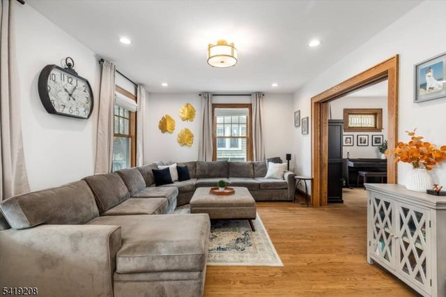 40 Courier Pl, Rutherford Boro, NJ 07070