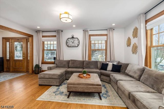 40 Courier Pl, Rutherford Boro, NJ 07070