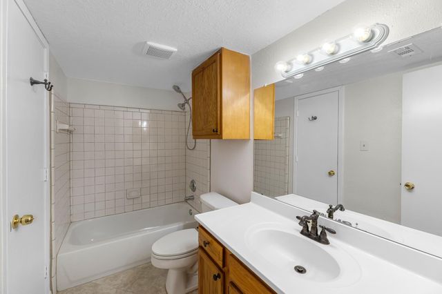 1900 Bay Area Boulevard 214, Houston, TX 77058