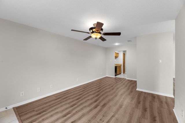 1900 Bay Area Boulevard 214, Houston, TX 77058