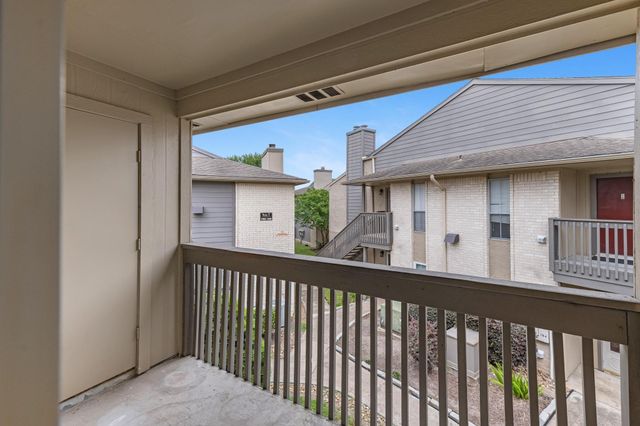 1900 Bay Area Boulevard 214, Houston, TX 77058