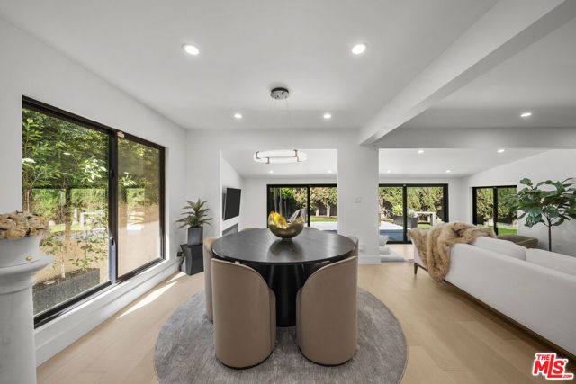 15431 Milbank Street, Encino (los Angeles), CA 91436