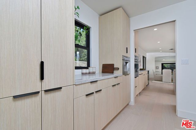 15431 Milbank Street, Encino (los Angeles), CA 91436