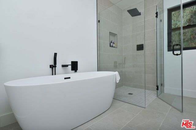 15431 Milbank Street, Encino (los Angeles), CA 91436