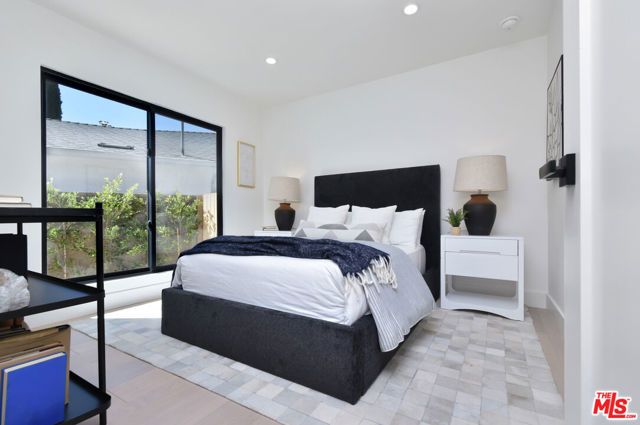 15431 Milbank Street, Encino (los Angeles), CA 91436