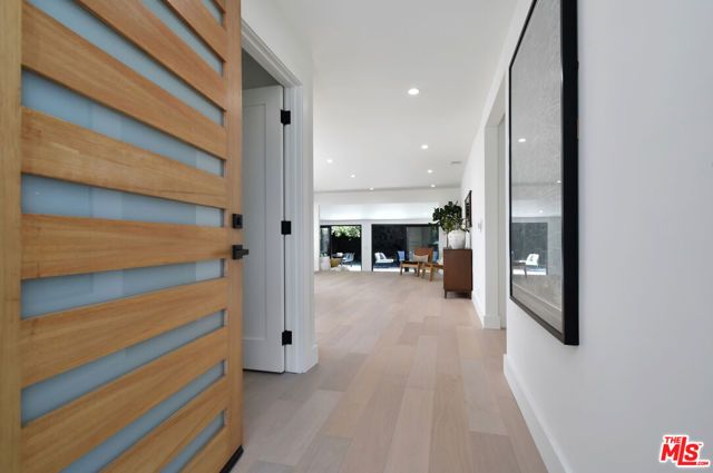 15431 Milbank Street, Encino (los Angeles), CA 91436