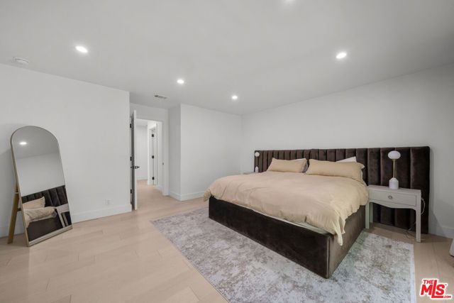 15431 Milbank Street, Encino (los Angeles), CA 91436