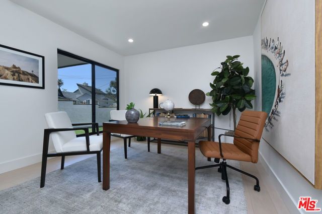 15431 Milbank Street, Encino (los Angeles), CA 91436