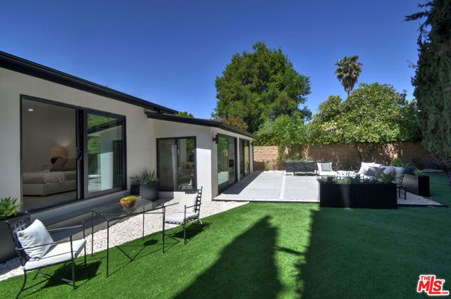 15431 Milbank Street, Encino (los Angeles), CA 91436