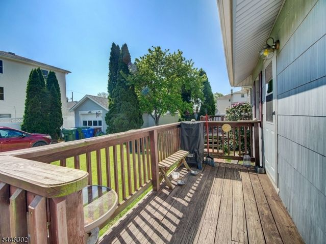 105 Lower Rd, Linden City, NJ 07036