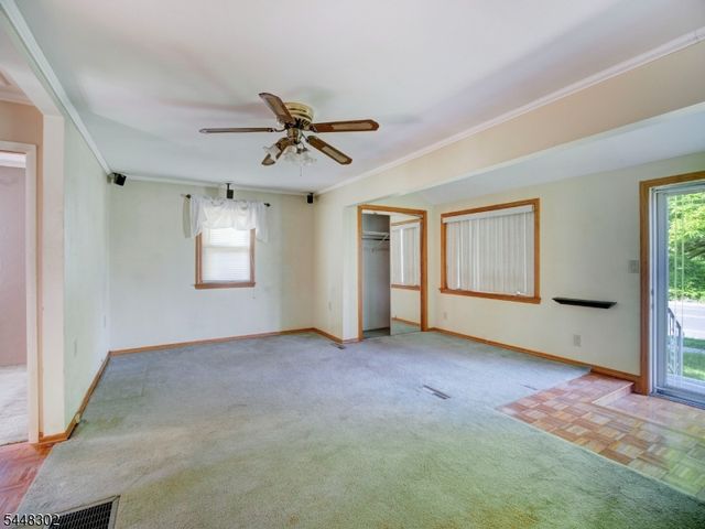 105 Lower Rd, Linden City, NJ 07036
