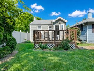 105 Lower Rd, Linden City, NJ 07036