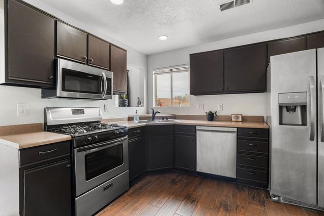 1633 Twinberry Drive NE, Rio Rancho, NM 87144